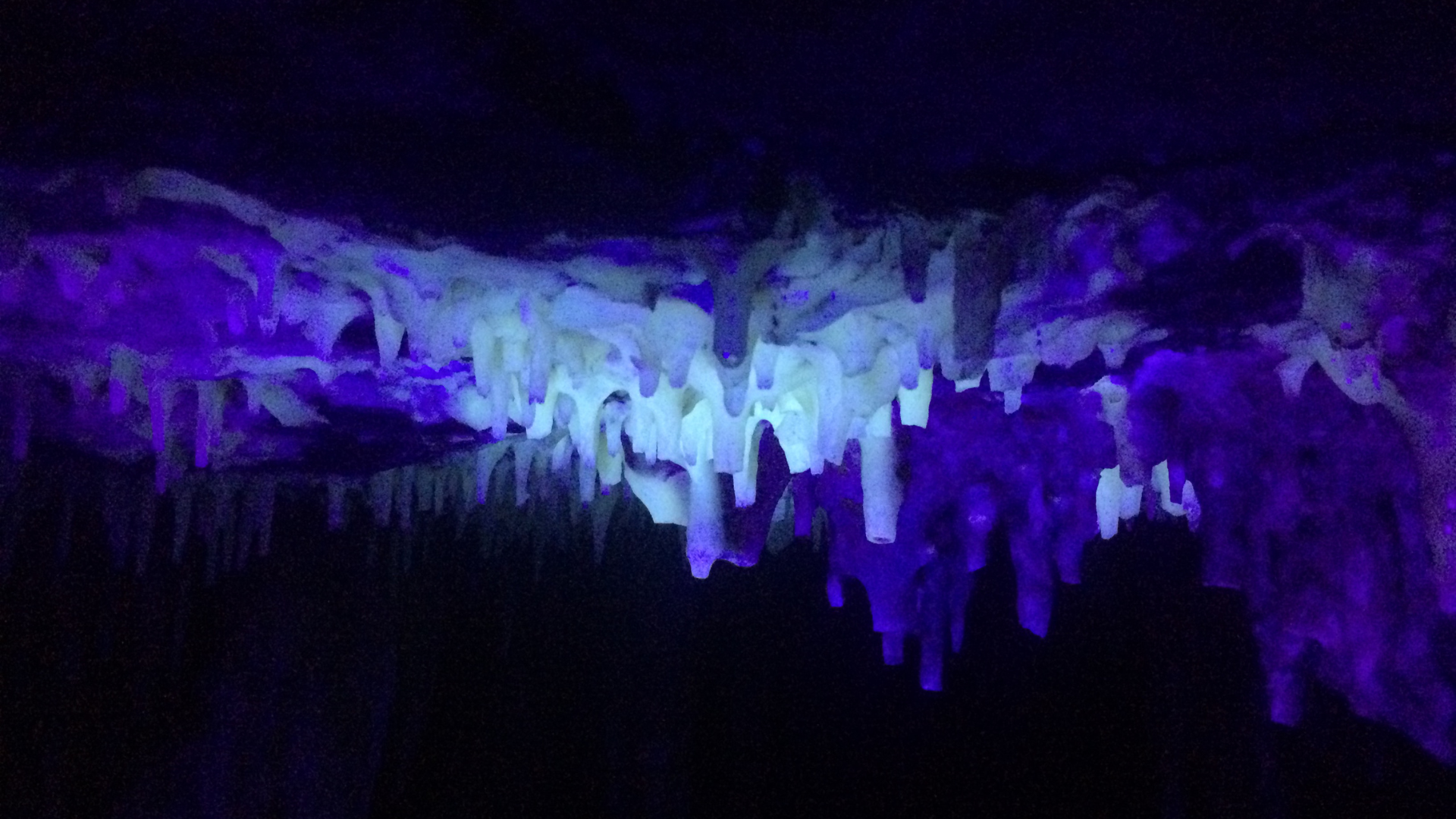 Stalactites Glowing